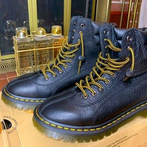 Dr Martens Santos